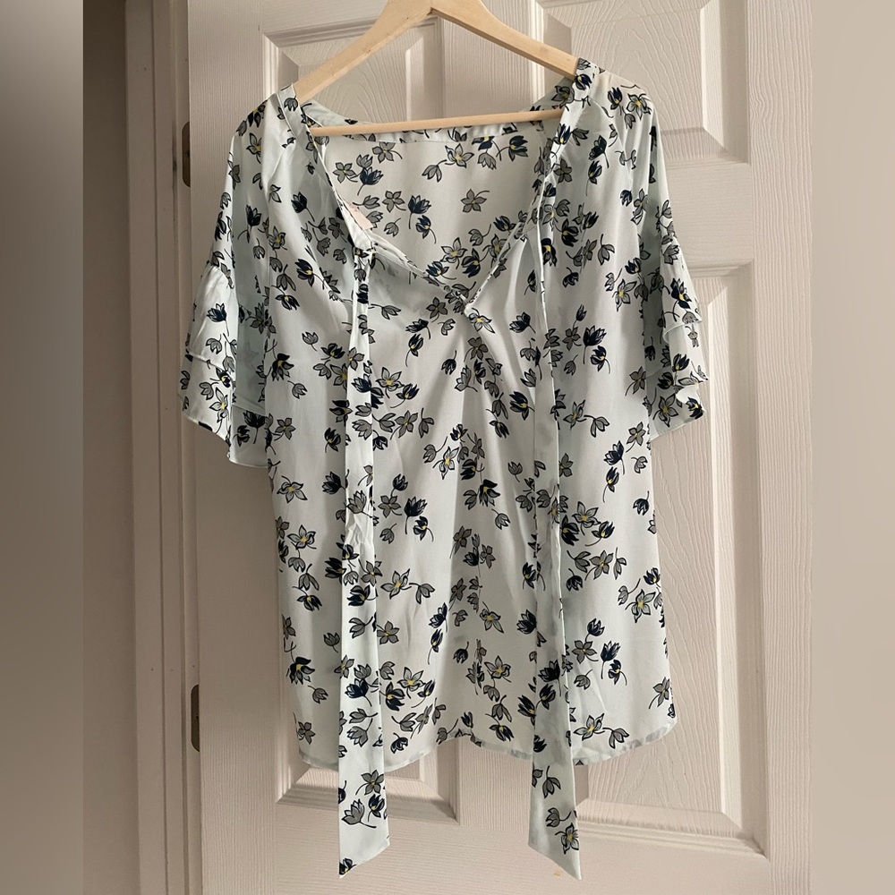 LOFT Floral Blouse Large - Picture 5 of 7